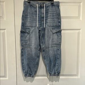 American eagle women’s cargo jean joggers size 12 short